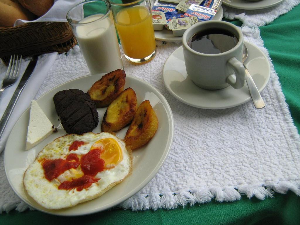 Hotel Posada De Maria Antigua Bagian luar foto